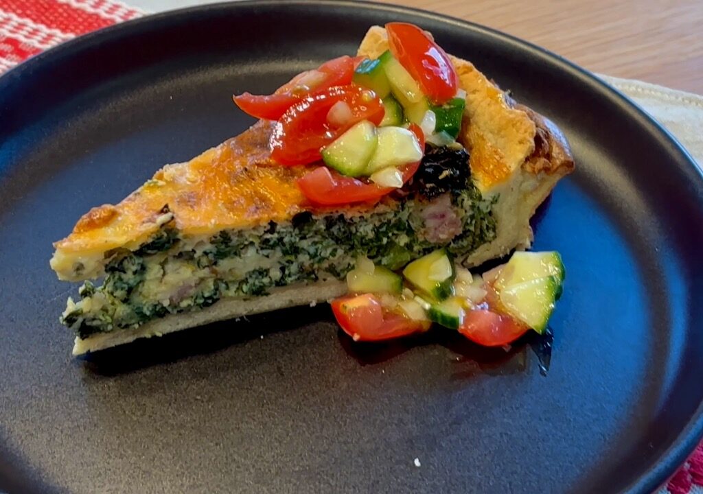 Quiche with bacon, kale and leeks